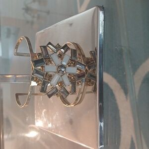 Elegant Gold Bangle With Glass Stone On Front